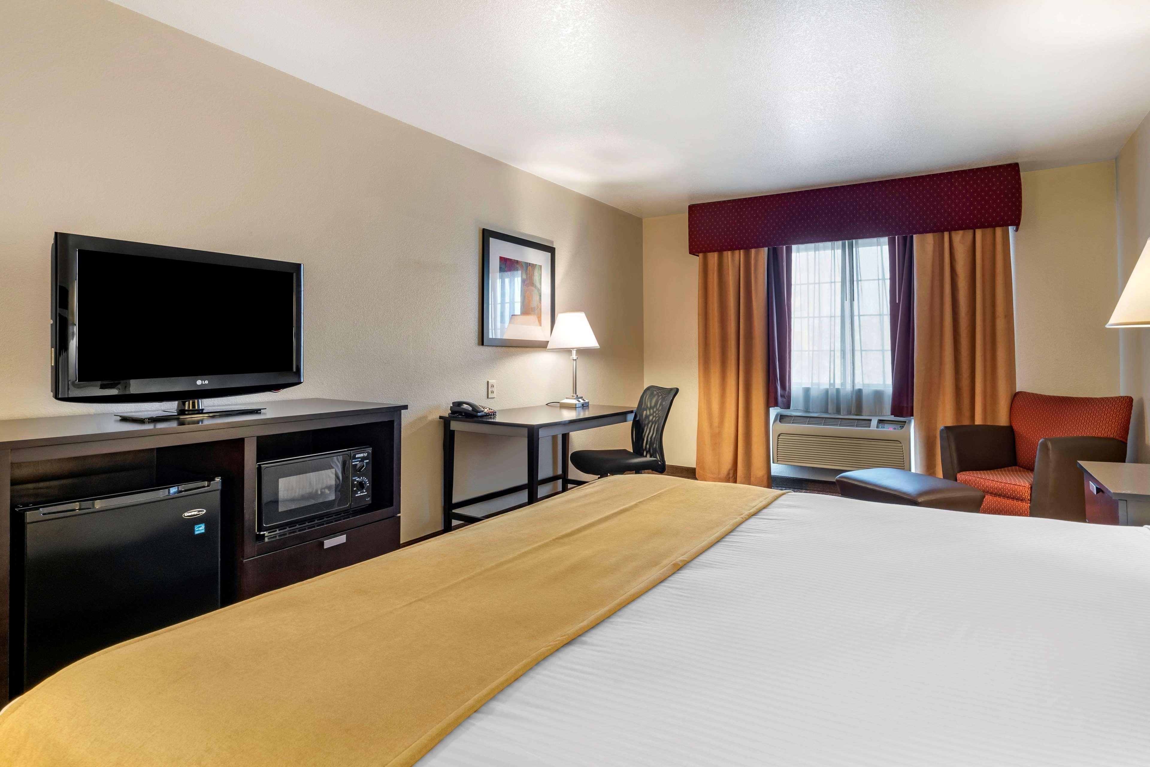 Best Western Luxury Inn Tracy Ngoại thất bức ảnh