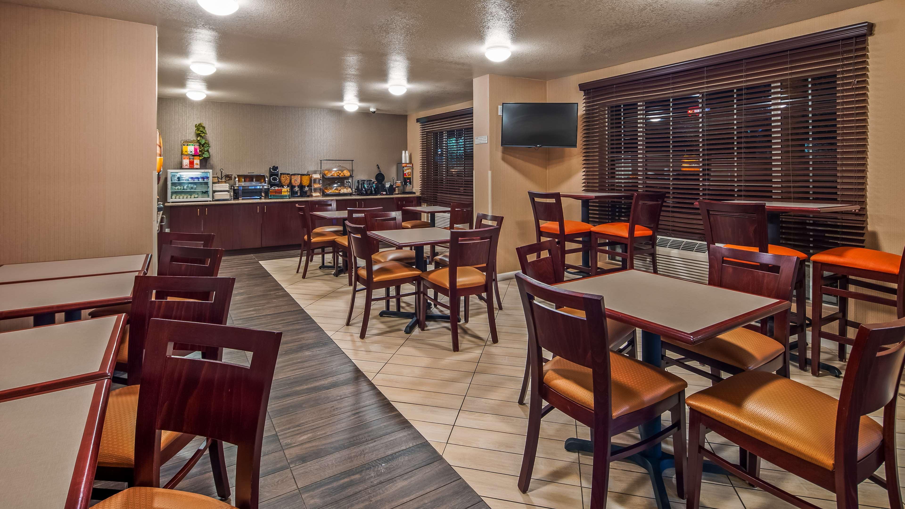 Best Western Luxury Inn Tracy Ngoại thất bức ảnh